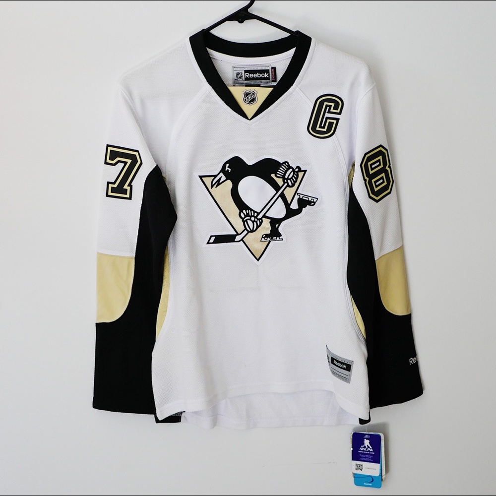 NWT Women’s Reebok NHL Pittsburg Penguins C Jersey